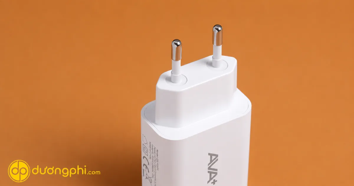 Thiết Kế Nhỏ Gọn Của Củ Sạc Ava+ Cs-Tc021 Usb-A 12W Giúp Sạc An Toàn, Dễ Dàng Mang Theo Khi Làm Việc Hoặc Du Lịch.