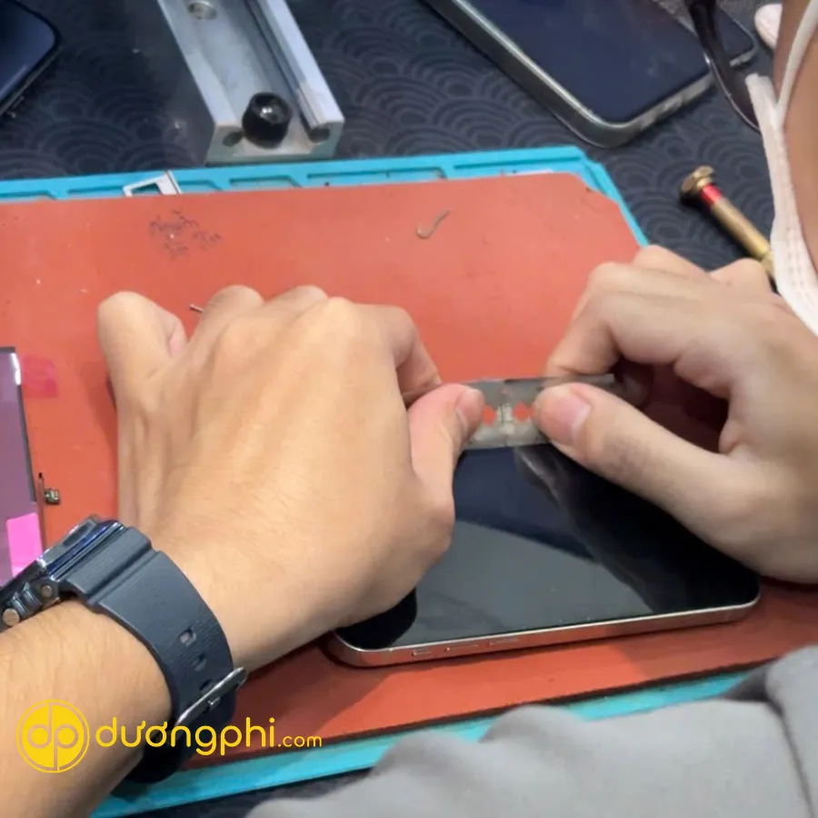 Màn Hình Linh Kiện Thay Cho Iphone 11 1 Thay-Man-Iphone-11