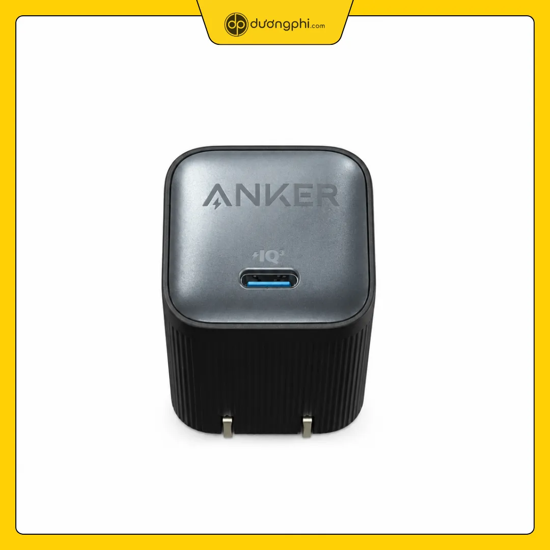 cận cảnh mặt trước củ sạc anker nano 45w màu đen với cổng usb c iq3 hiện đại
